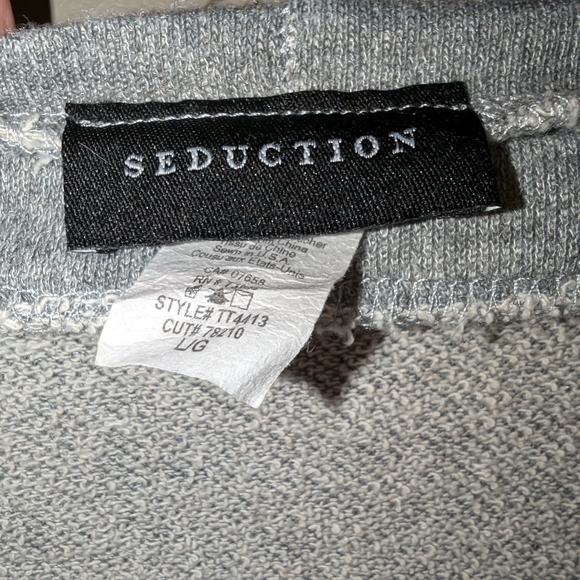 Deep V Neck crewneck - Picture 2 of 3